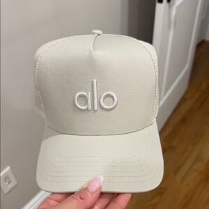 ALO Yoga Beige Trucker Hat